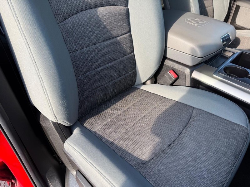 Ram 1500 Vehicle Full-screen Gallery Image 16