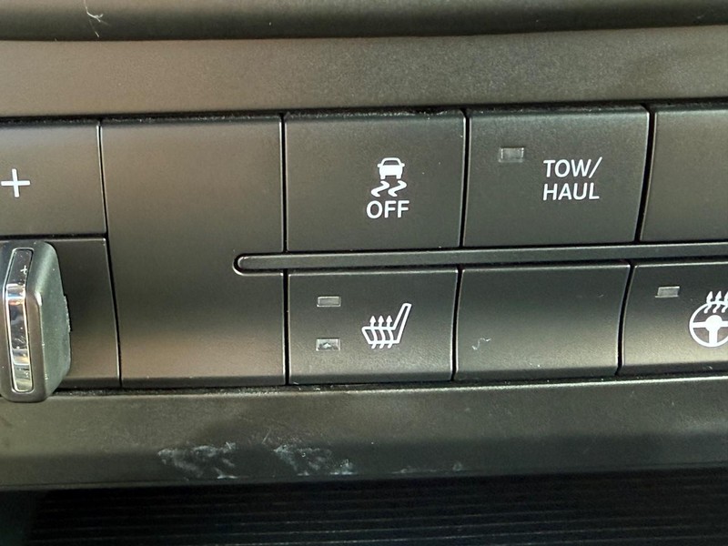Ram 1500 Vehicle Full-screen Gallery Image 22