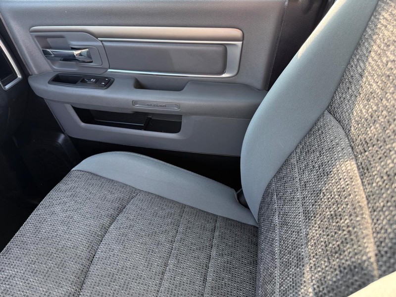 Ram 1500 Vehicle Full-screen Gallery Image 26