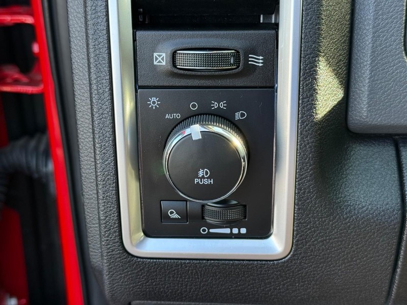 Ram 1500 Vehicle Full-screen Gallery Image 29