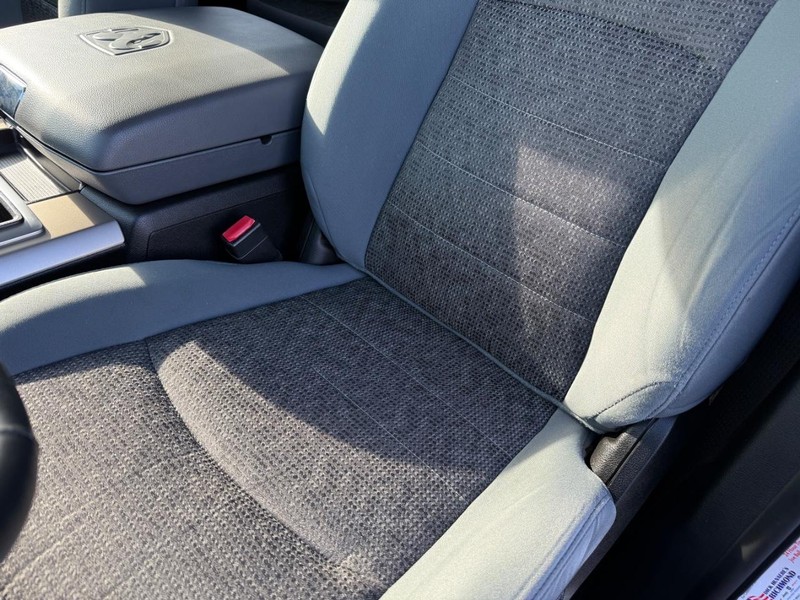Ram 1500 Vehicle Full-screen Gallery Image 30