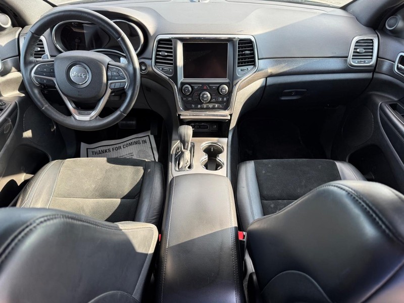 Jeep Grand Cherokee Vehicle Full-screen Gallery Image 13