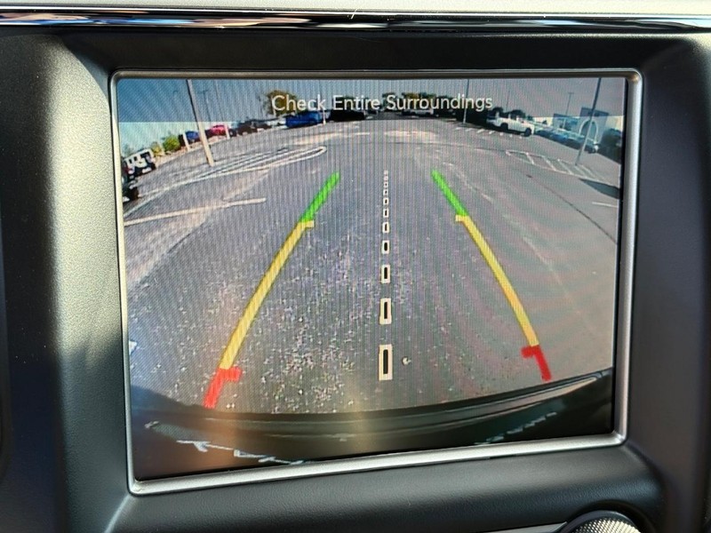 Jeep Grand Cherokee Vehicle Full-screen Gallery Image 24
