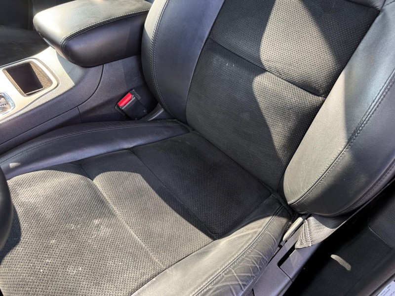 Jeep Grand Cherokee Vehicle Full-screen Gallery Image 31