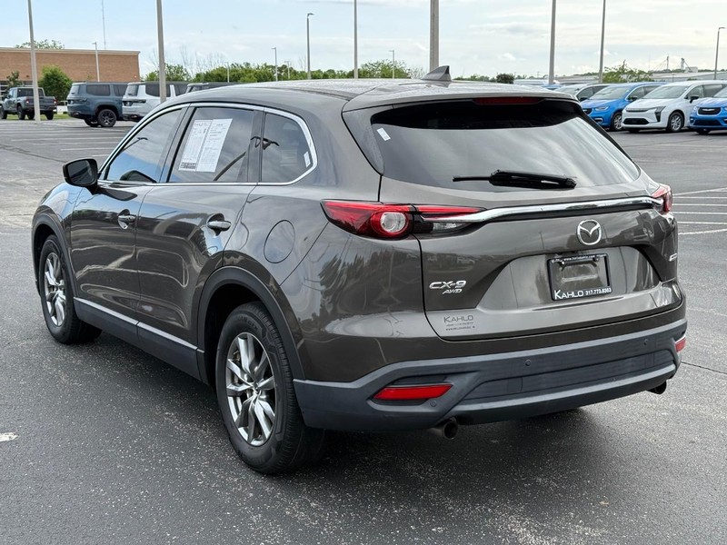 Mazda CX-9 Vehicle Full-screen Gallery Image 5