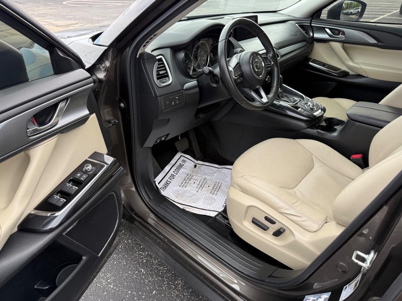Mazda CX-9 Vehicle Full-screen Gallery Image 20