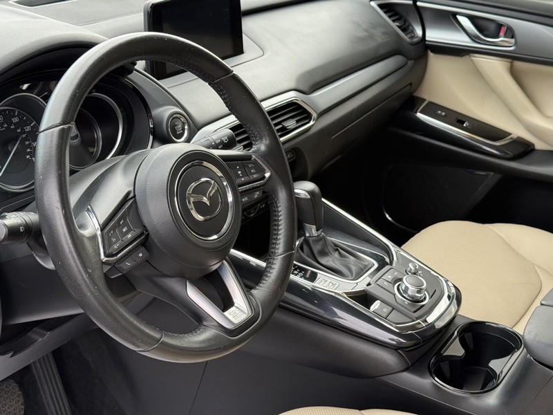 Mazda CX-9 Vehicle Full-screen Gallery Image 22