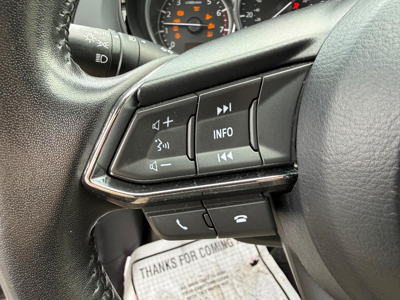 Mazda CX-9 Vehicle Full-screen Gallery Image 23