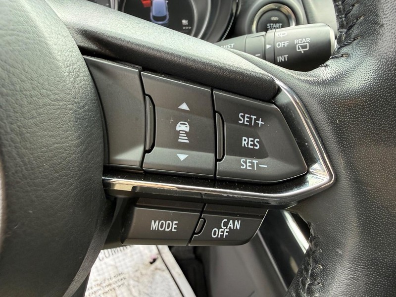 Mazda CX-9 Vehicle Full-screen Gallery Image 24