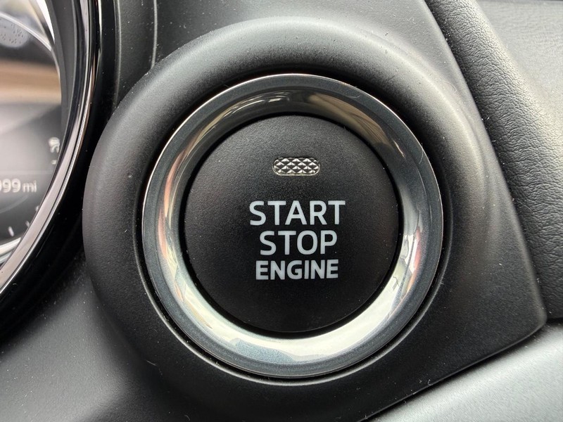 Mazda CX-9 Vehicle Full-screen Gallery Image 25