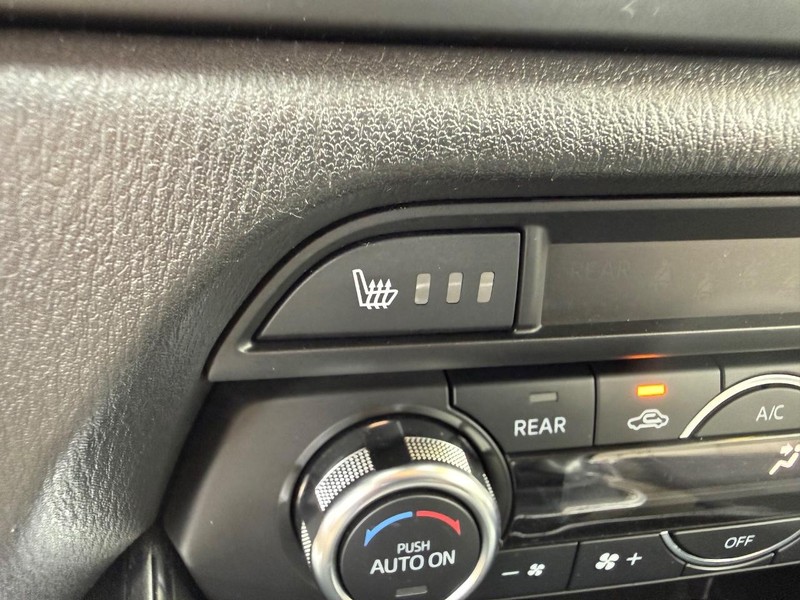 Mazda CX-9 Vehicle Full-screen Gallery Image 26