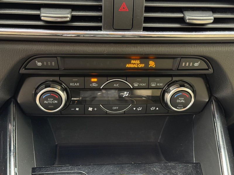 Mazda CX-9 Vehicle Full-screen Gallery Image 29