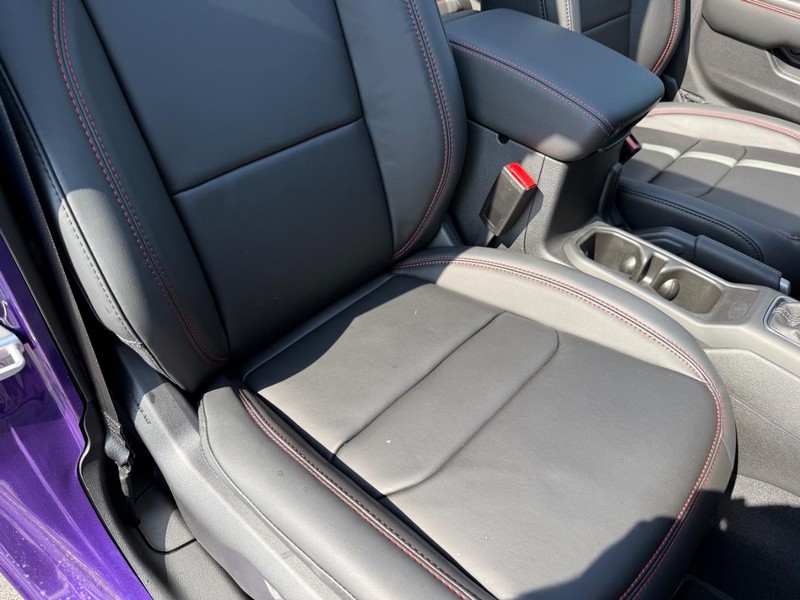 Jeep Wrangler Vehicle Full-screen Gallery Image 16