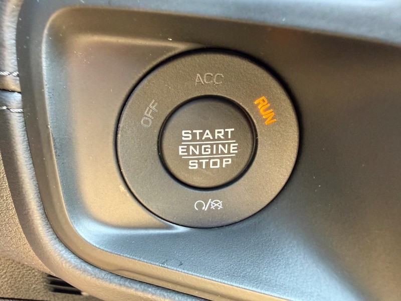 Jeep Wrangler Vehicle Full-screen Gallery Image 22
