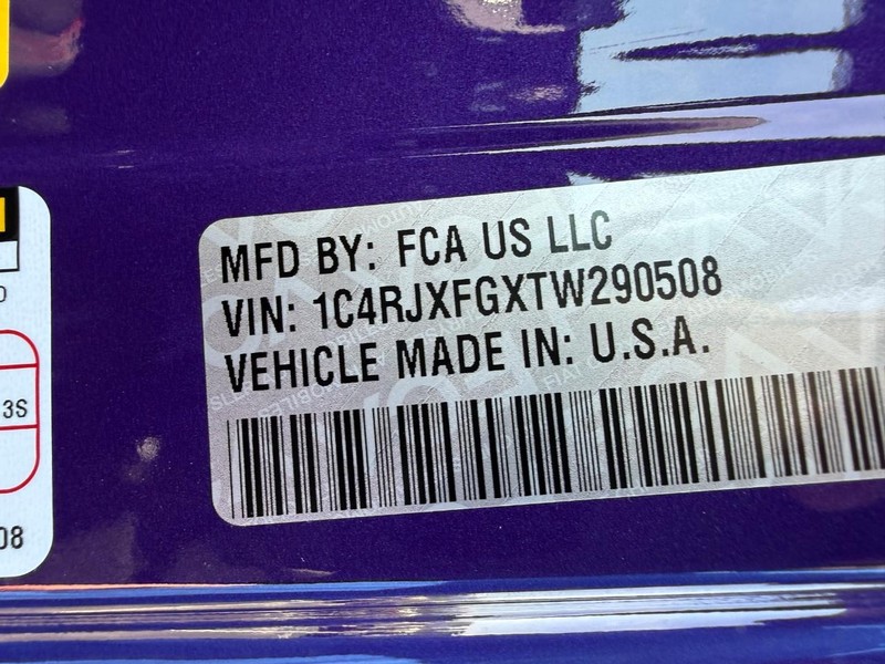 Jeep Wrangler Vehicle Full-screen Gallery Image 33