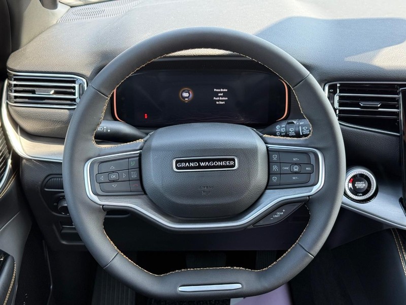 Jeep Grand Wagoneer Vehicle Full-screen Gallery Image 15