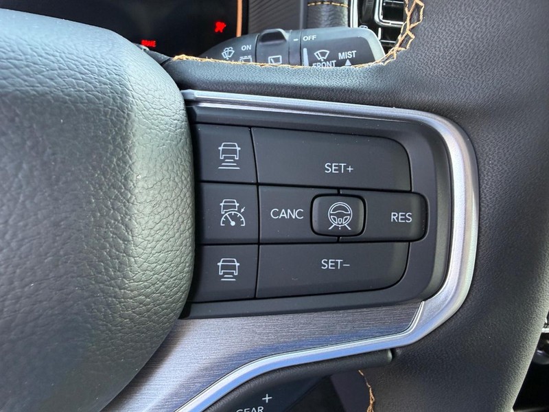 Jeep Grand Wagoneer Vehicle Full-screen Gallery Image 22
