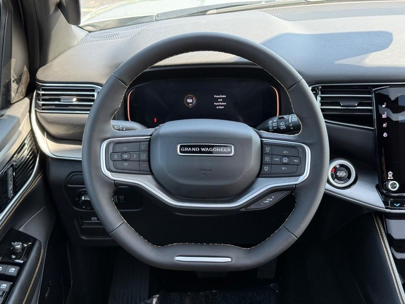 Jeep Grand Wagoneer Vehicle Full-screen Gallery Image 16