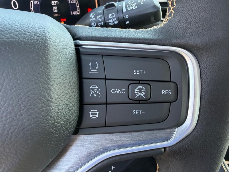 Jeep Grand Wagoneer Vehicle Full-screen Gallery Image 23