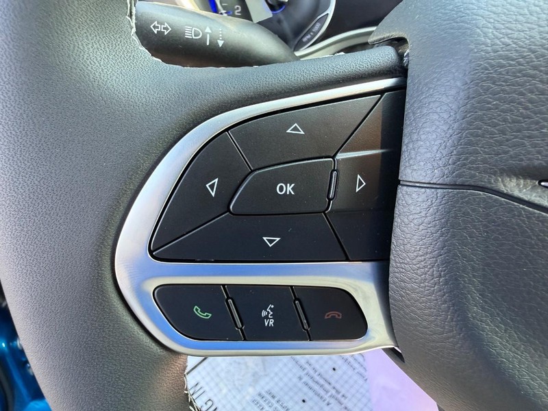 Chrysler Pacifica Vehicle Full-screen Gallery Image 21