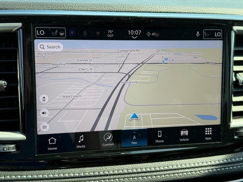Chrysler Pacifica Vehicle Full-screen Gallery Image 24