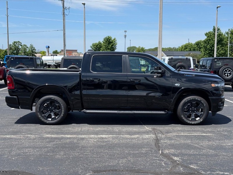 Ram 1500 Vehicle Full-screen Gallery Image 2