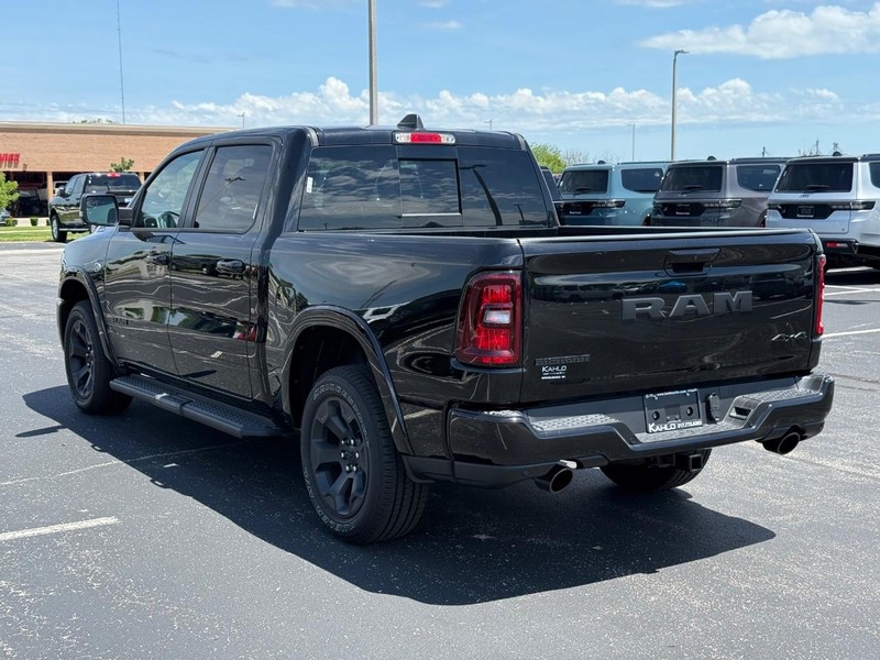 Ram 1500 Vehicle Full-screen Gallery Image 5