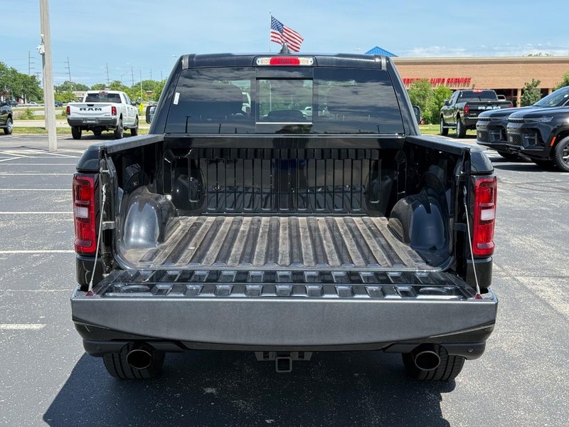 Ram 1500 Vehicle Full-screen Gallery Image 7