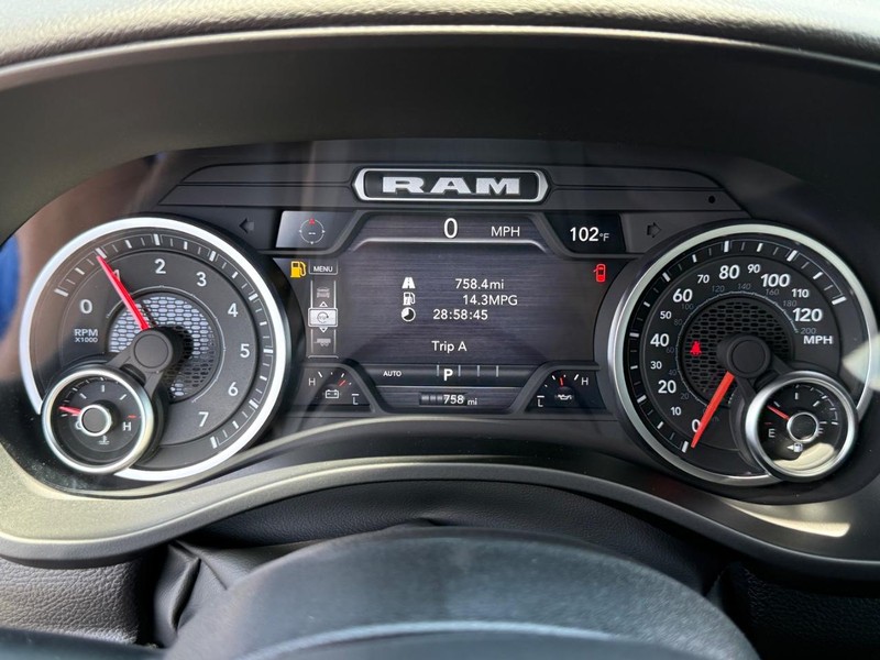 Ram 1500 Vehicle Full-screen Gallery Image 26