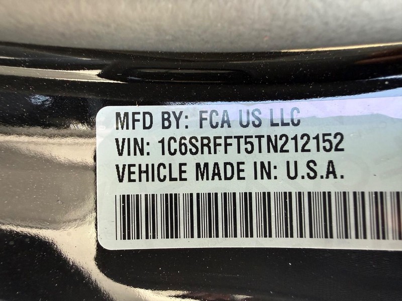 Ram 1500 Vehicle Full-screen Gallery Image 30