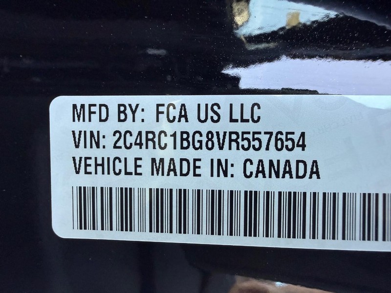 Chrysler Pacifica Vehicle Full-screen Gallery Image 32