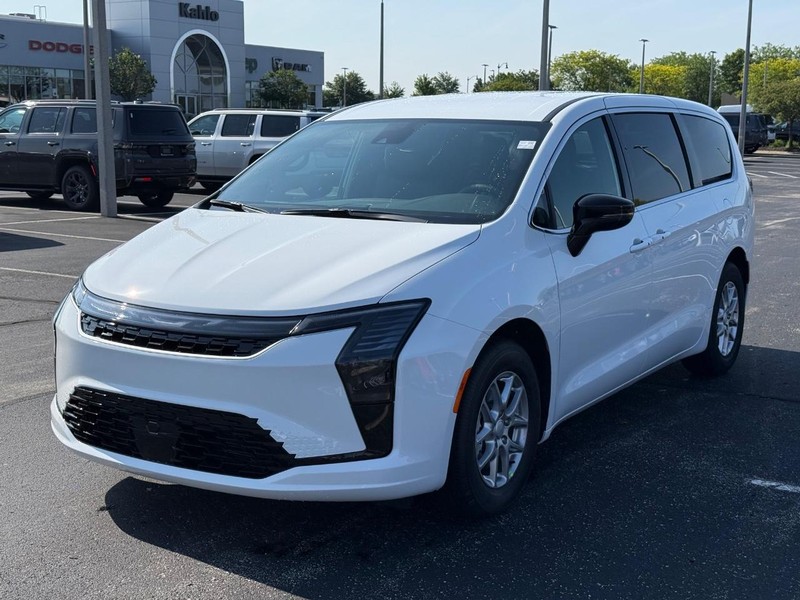 Chrysler Pacifica Vehicle Full-screen Gallery Image 9