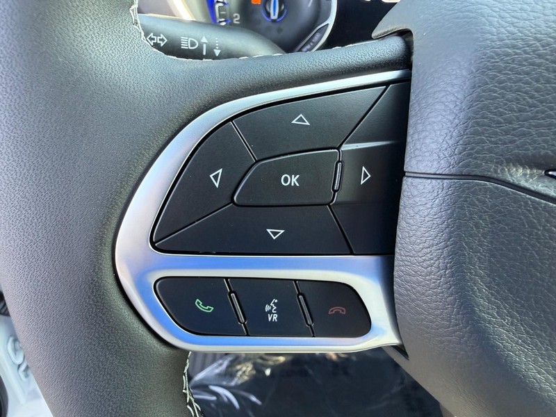 Chrysler Pacifica Vehicle Full-screen Gallery Image 21