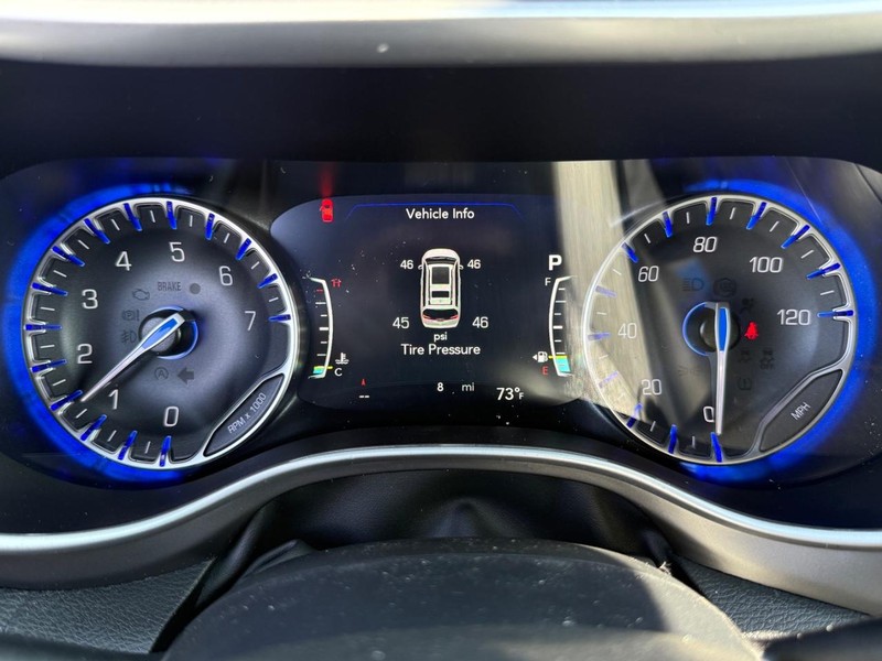 Chrysler Pacifica Vehicle Full-screen Gallery Image 29