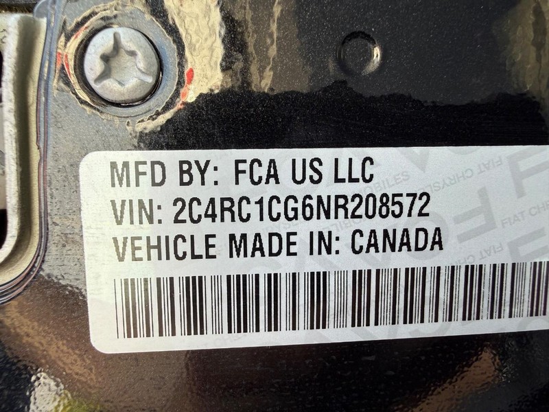Chrysler Voyager Vehicle Full-screen Gallery Image 31