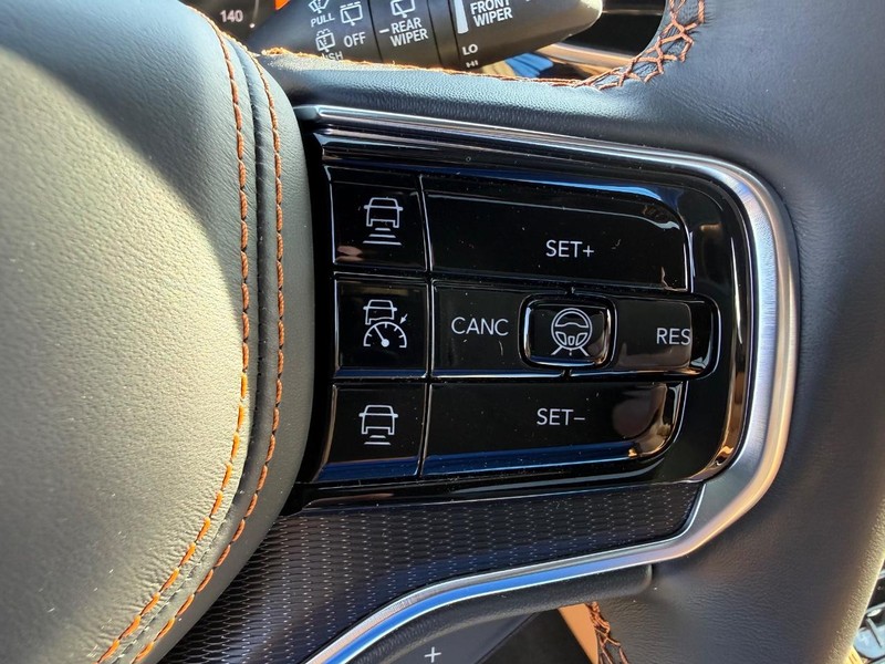 Jeep Grand Wagoneer Vehicle Full-screen Gallery Image 23