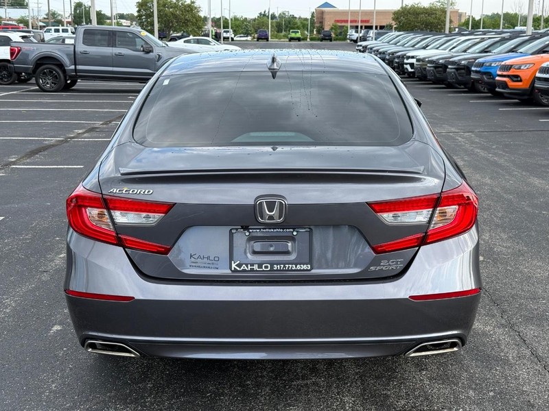 Honda Accord Sedan Vehicle Full-screen Gallery Image 4