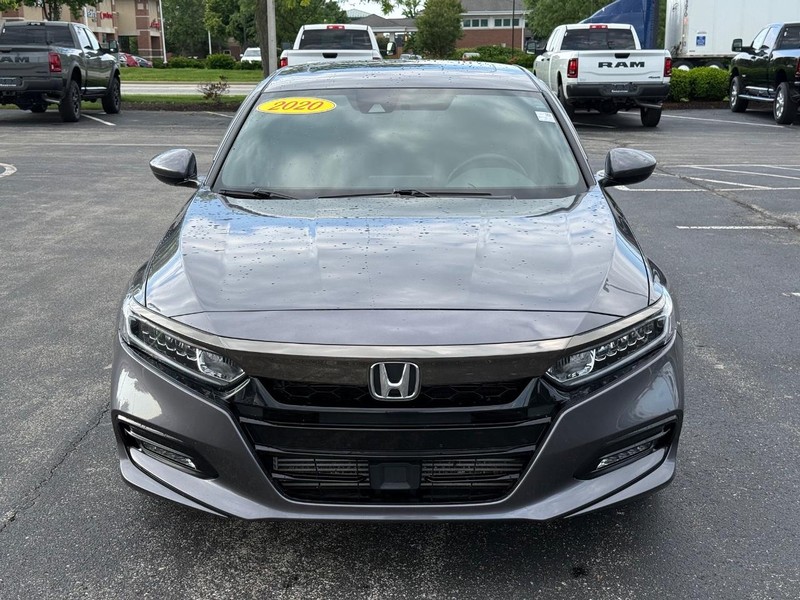 Honda Accord Sedan Vehicle Full-screen Gallery Image 10