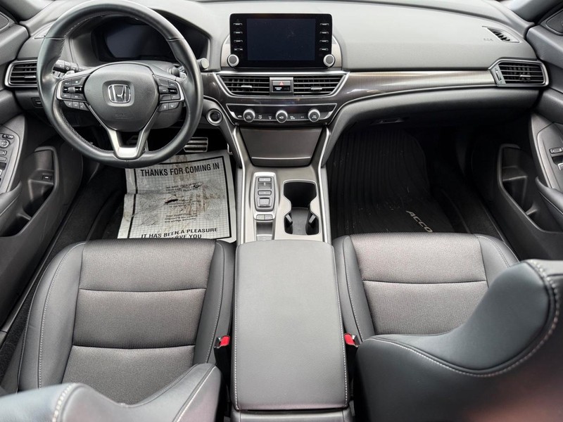 Honda Accord Sedan Vehicle Full-screen Gallery Image 14