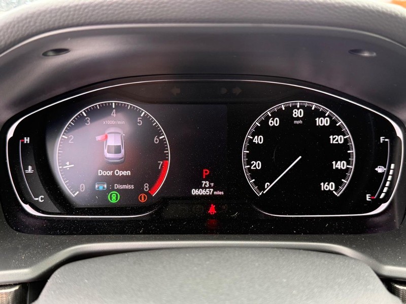Honda Accord Sedan Vehicle Full-screen Gallery Image 31