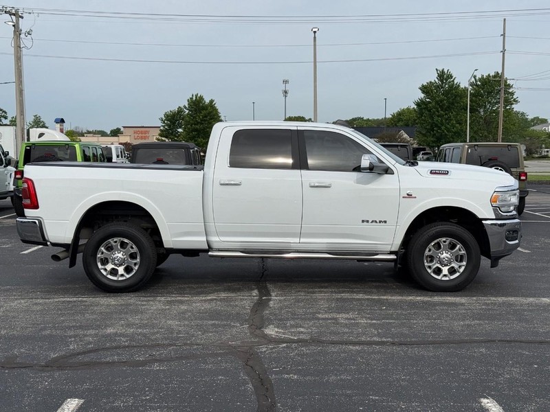 Ram 2500 Vehicle Full-screen Gallery Image 2
