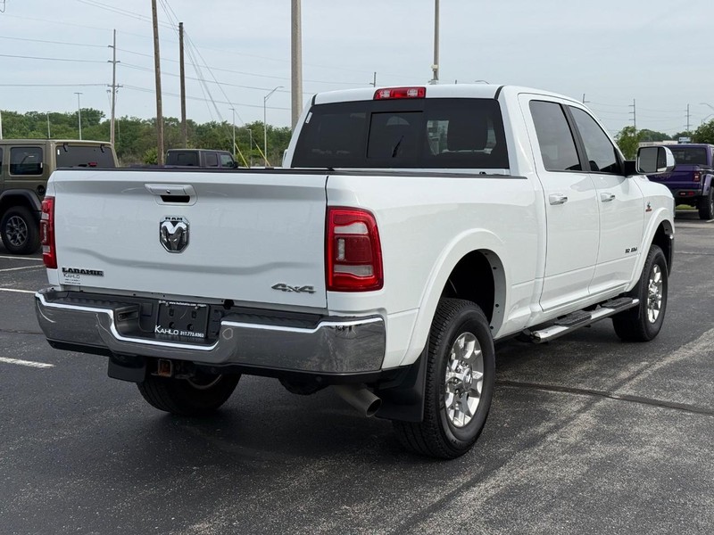 Ram 2500 Vehicle Full-screen Gallery Image 3