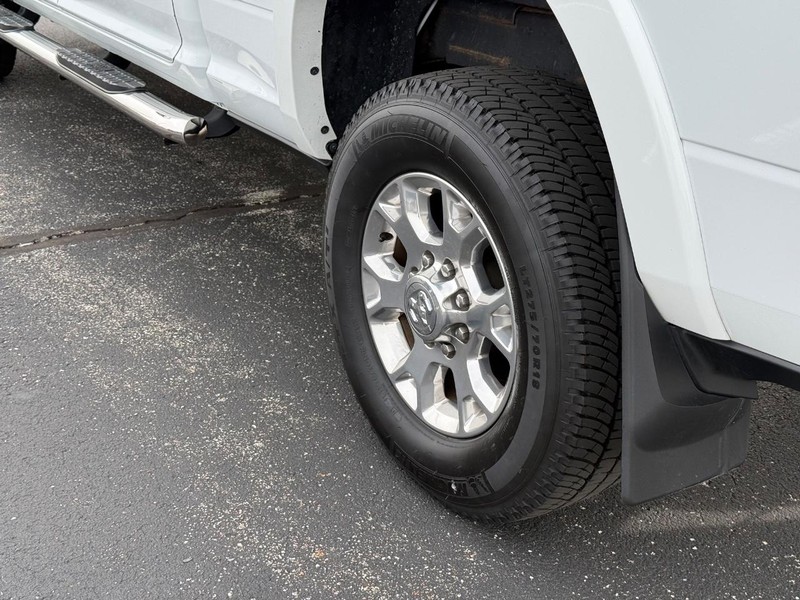 Ram 2500 Vehicle Full-screen Gallery Image 6