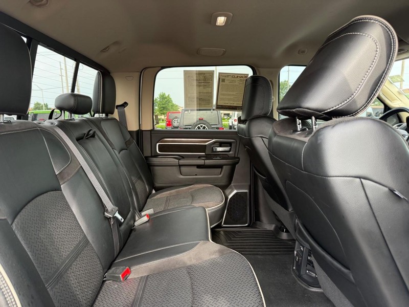 Ram 2500 Vehicle Full-screen Gallery Image 11