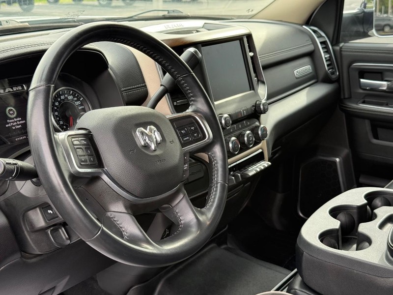 Ram 2500 Vehicle Full-screen Gallery Image 19