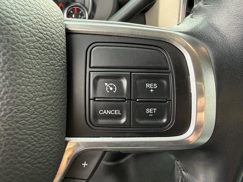 Ram 2500 Vehicle Full-screen Gallery Image 21
