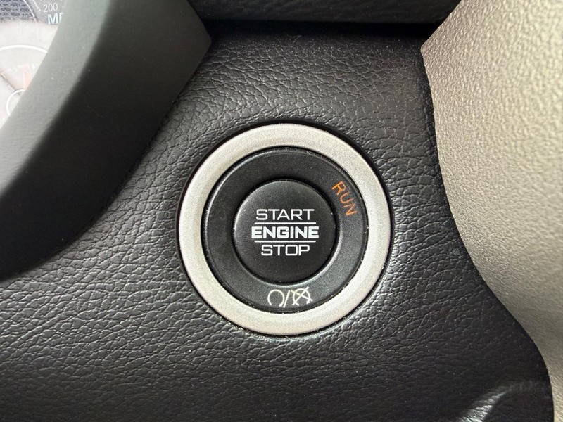 Ram 2500 Vehicle Full-screen Gallery Image 22
