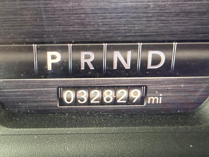 Ram 2500 Vehicle Full-screen Gallery Image 31