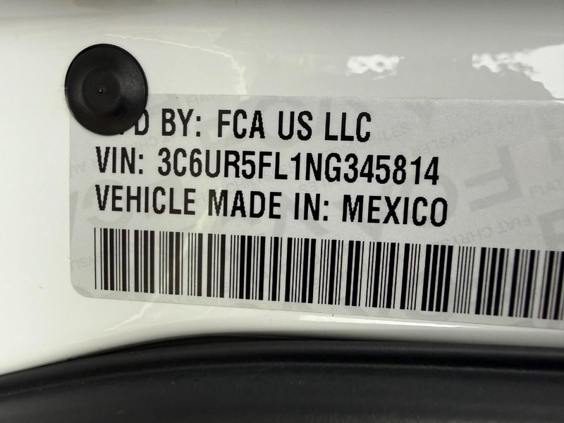 Ram 2500 Vehicle Full-screen Gallery Image 33