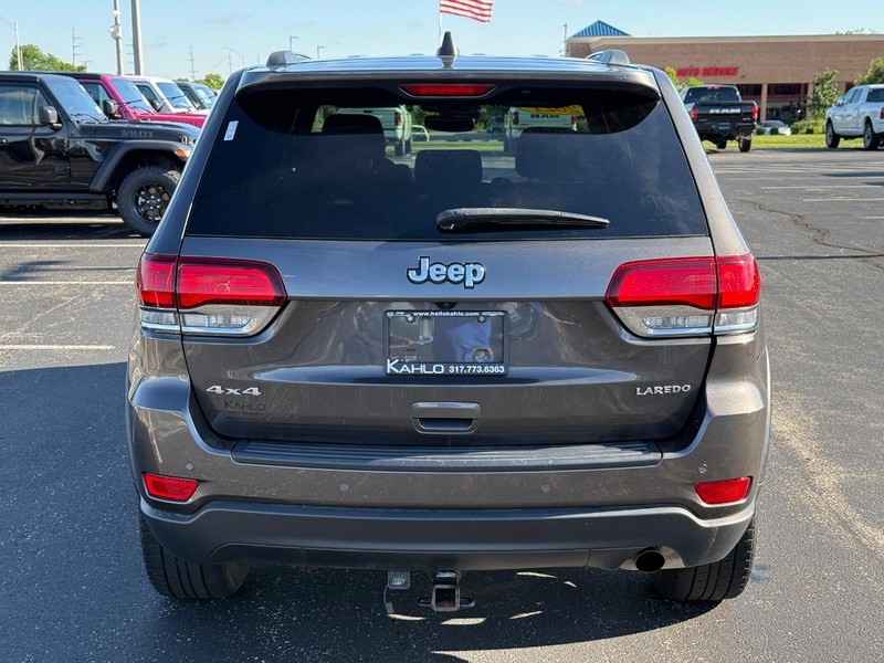Jeep Grand Cherokee Vehicle Full-screen Gallery Image 4